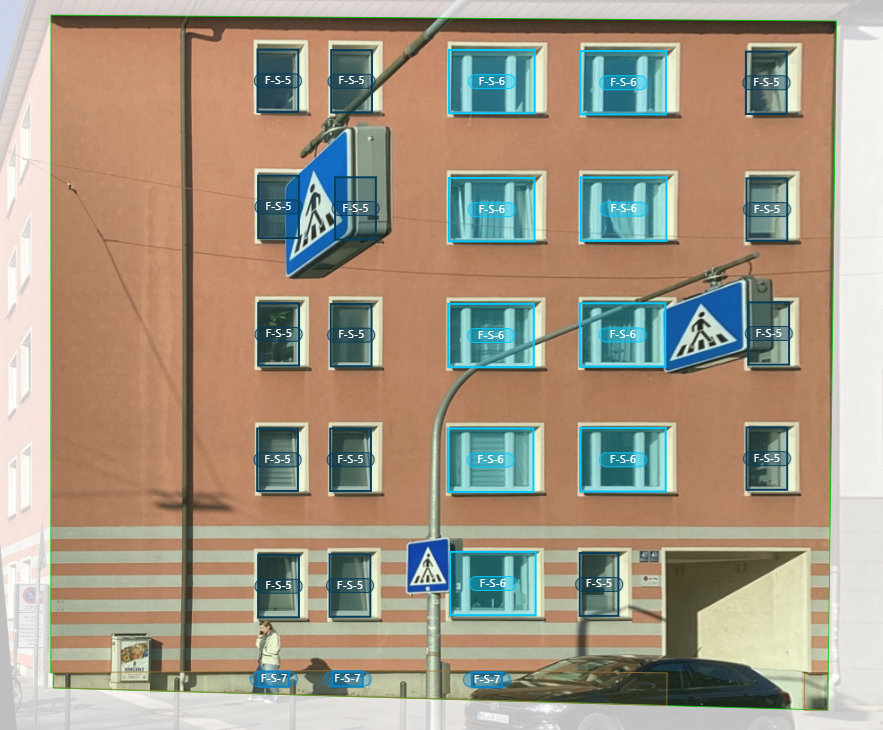 Vermessung – Fassadenaufmaß mit Flächenmarkierungen